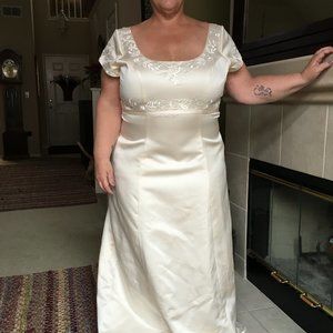 Beautiful NEW Ivory Wedding, Prom, Bridesmaid Dress 18/20